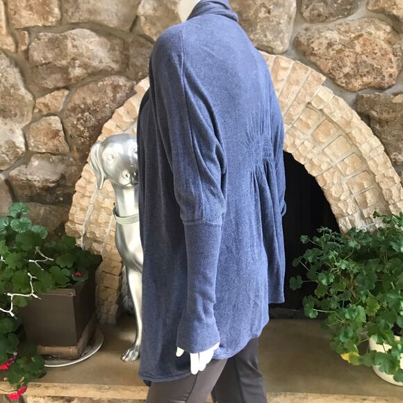 Willow & Clay Asymmetrical Blue Rayon Cardigan Sweater Women's Size Large - Picture 2 of 8
